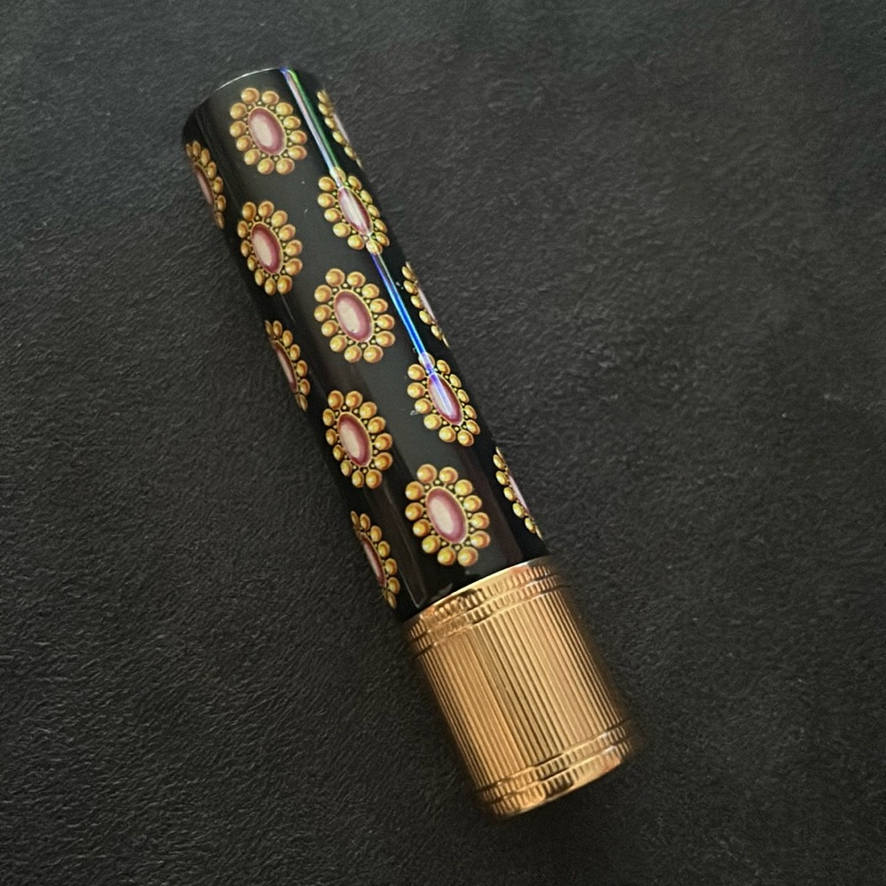 Gucci Rouge de Beaute Brilliant Shine 412 Glow & Care Lipstick